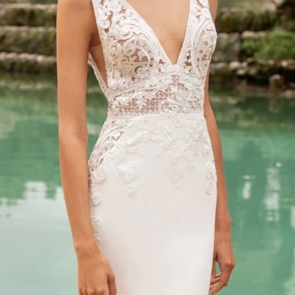 Pronovias White Lace Wedding Dress - Picture 5 of 8